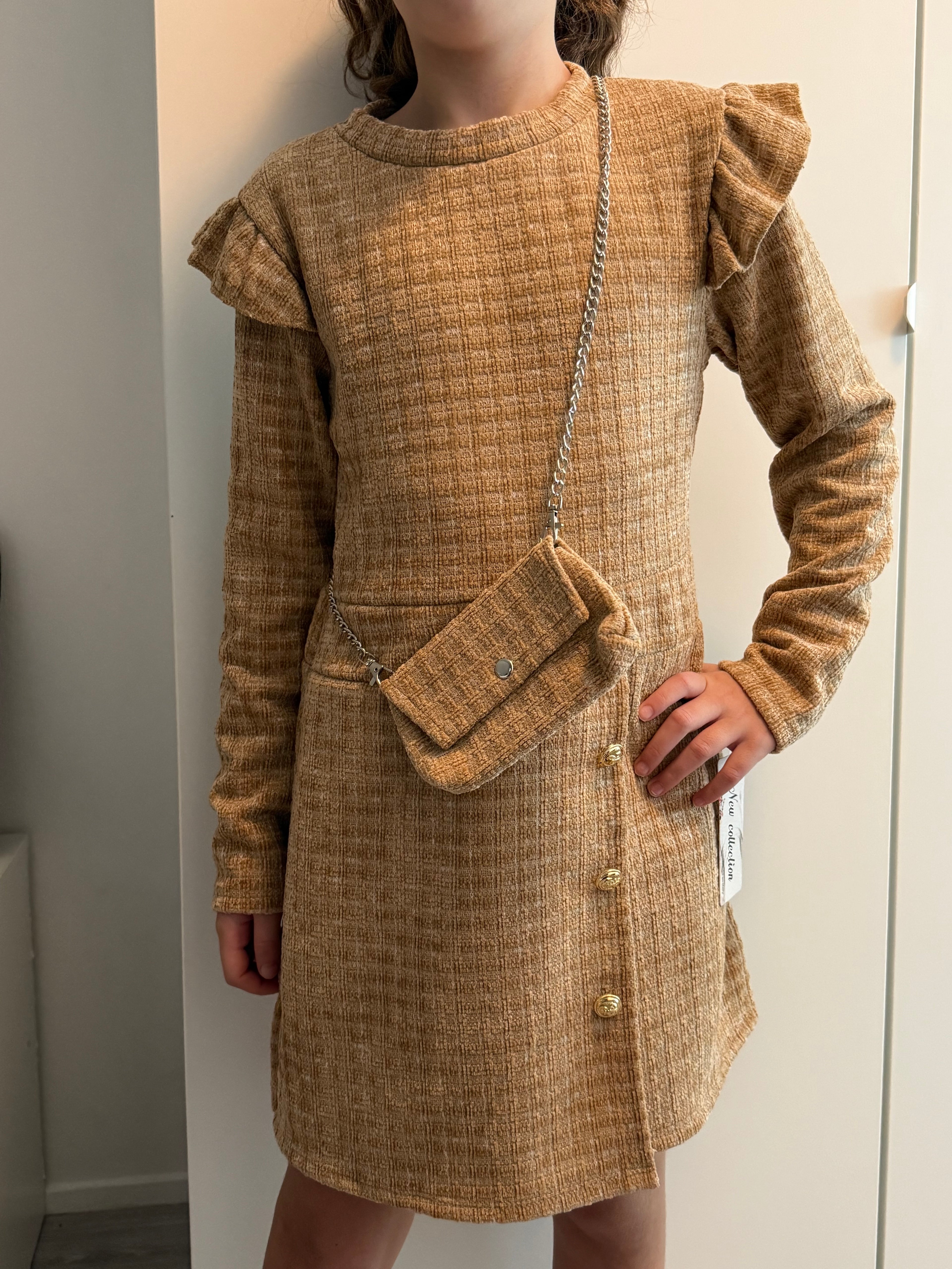 Emma’s Chic Autumn Dress