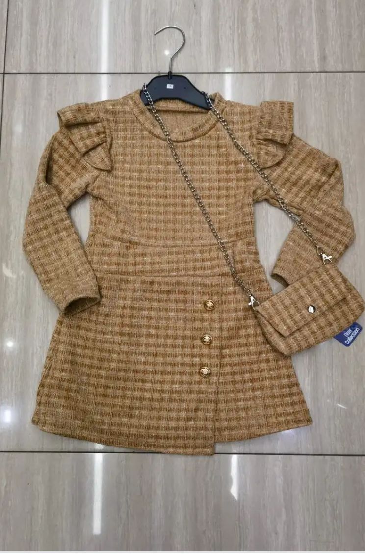 Emma’s Chic Autumn Dress