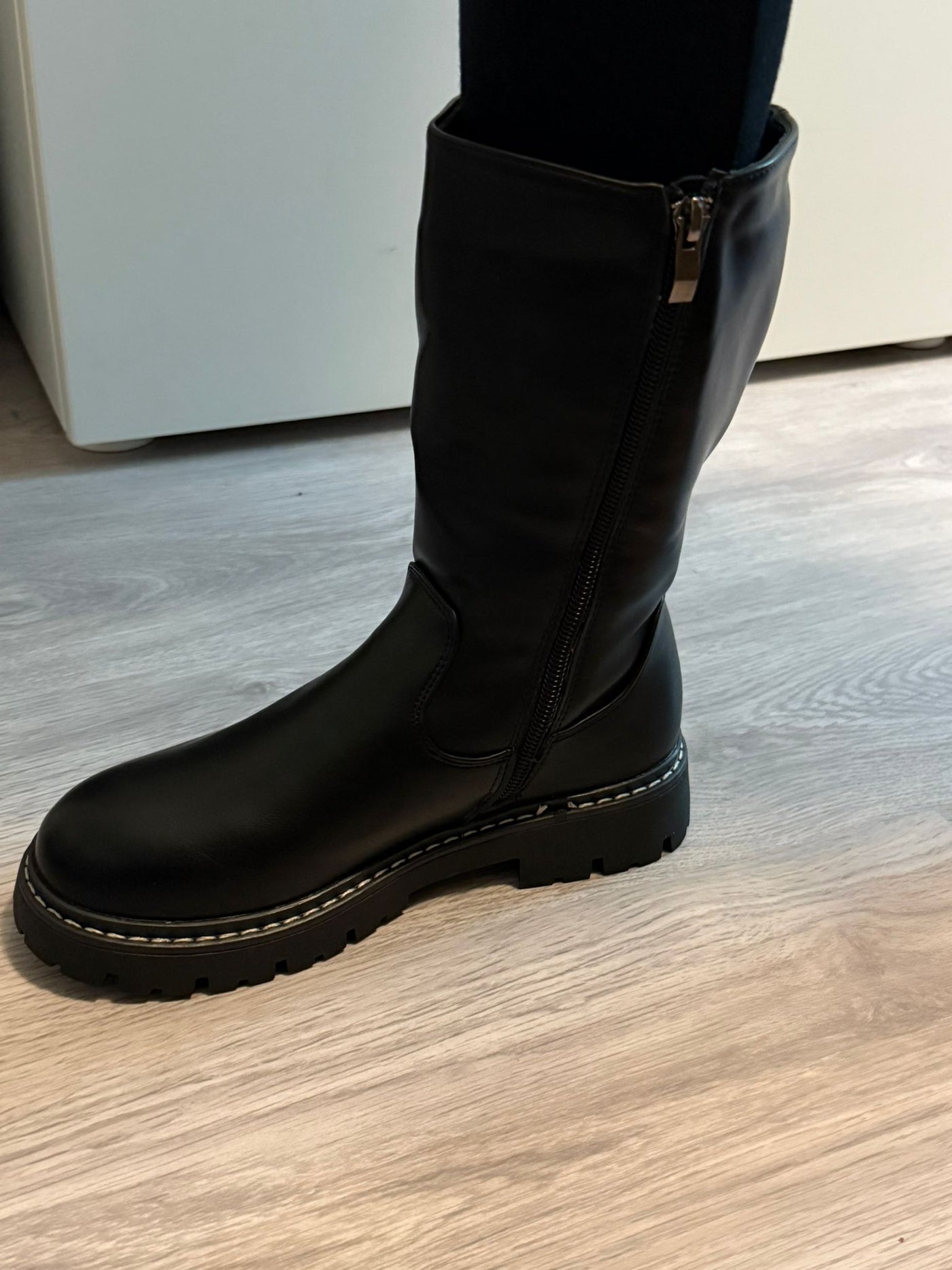 Winter Chic High Boots